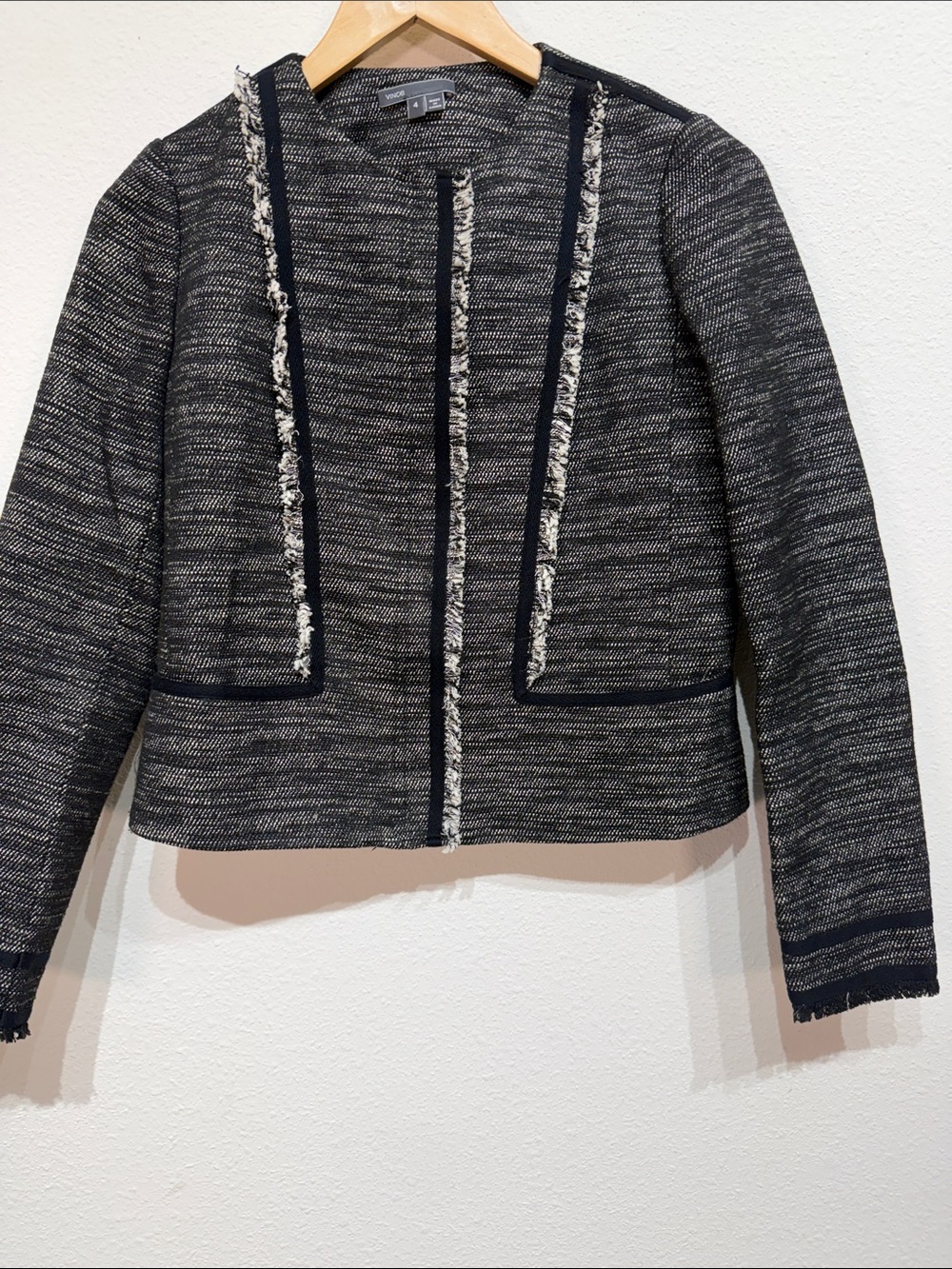 Vince Women’s Size 4 Black White Tweed Cropped Open Front Jacket Blazer